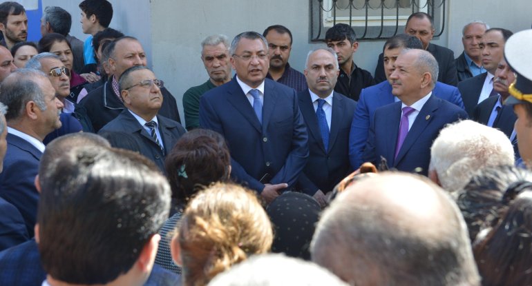 “Qaçqınkom”un yeni sədri köçkün yataqxanasında