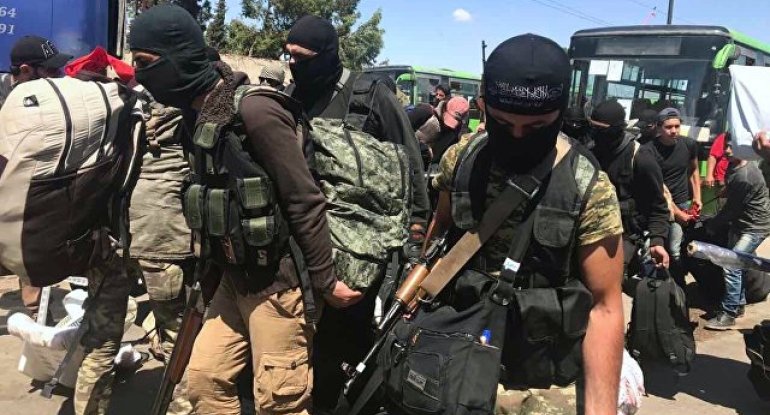 Suriyanın Homs şəhəri atəşə tutuldu