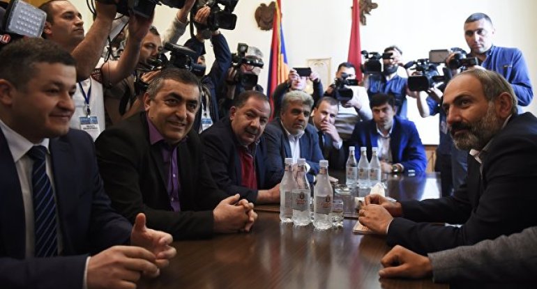 Ermənistanın hakim partiyası baş nazir seçkiləri ilə bağlı qərarını sabah açıqlayacaq