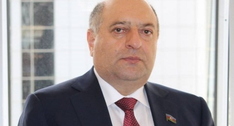 “Zaur Baxşəliyevin reklam etdiyi həkimlər dələduzdur, ölçü götürülməlidir”