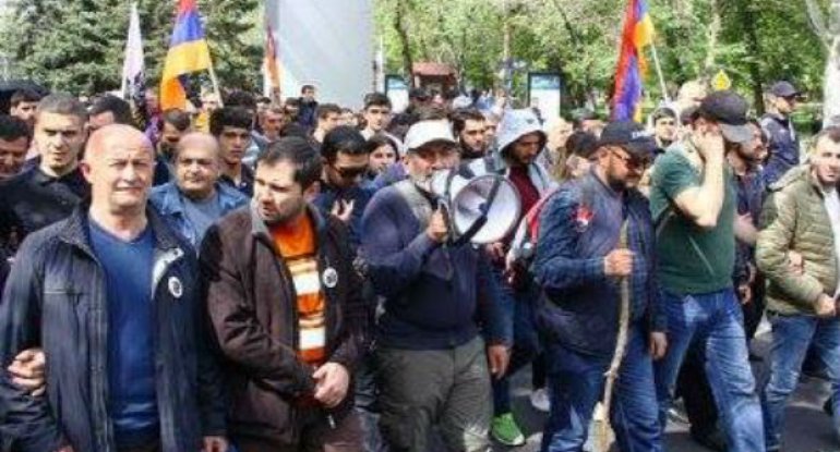 Ermənistanın hakim partiyası müxalifətə keçdi