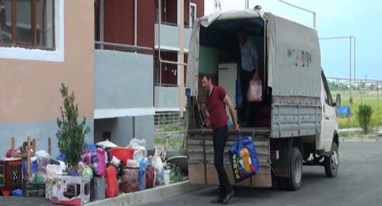 1100 məcburi köçkün ailəsi yeni mənzillərə köçürüldü