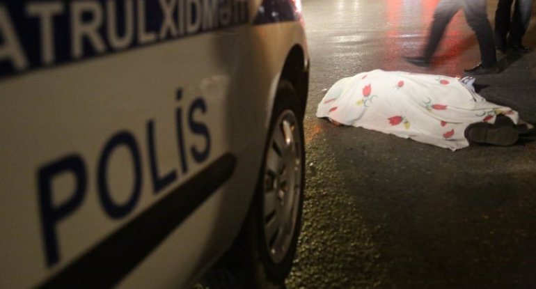 Bərdədə avtomobil piyadanı vuraraq öldürüb