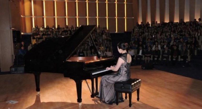 Altı ölkənin məşhur pianoçularının regionlarda növbəti konserti Şəkidə reallaşıb