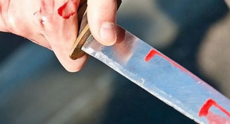 Bakıda 24 yaşlı oğlan küçədə ürəyindən bıçaqlandı