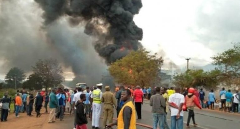 Tanzaniyada benzin daşıyan maşın qəzasında 75 nəfər ölüb