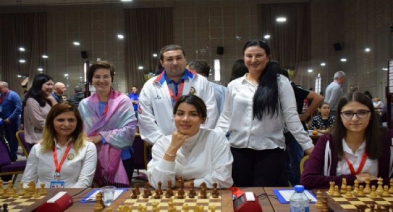 Qadın şahmatçılarımız Ermənistan yığmasına qalib gəldi