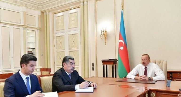 İlham Əliyev yeni təyin etdiyi icra başçıları ilə görüşdü