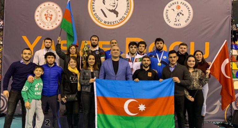Güləşçilərimiz Türkiyədə 11 medal qazandı