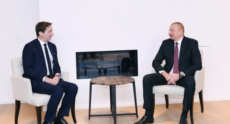 İlham Əliyev “SUEZ Group”un yeni baş icraçı direktoru ilə görüşüb