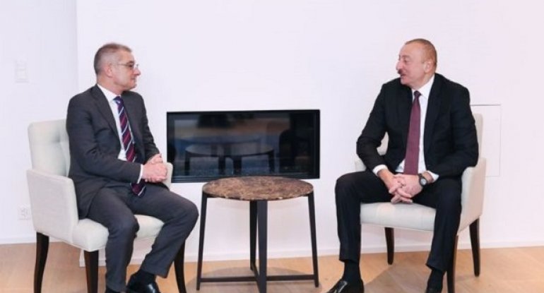 İlham Əliyev Davosda “Procter and Gamble Europe” şirkətinin prezidenti ilə görüşüb