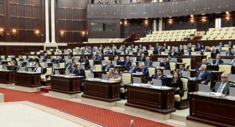 Milli Məclisin iclas saatı dəyişdirildi