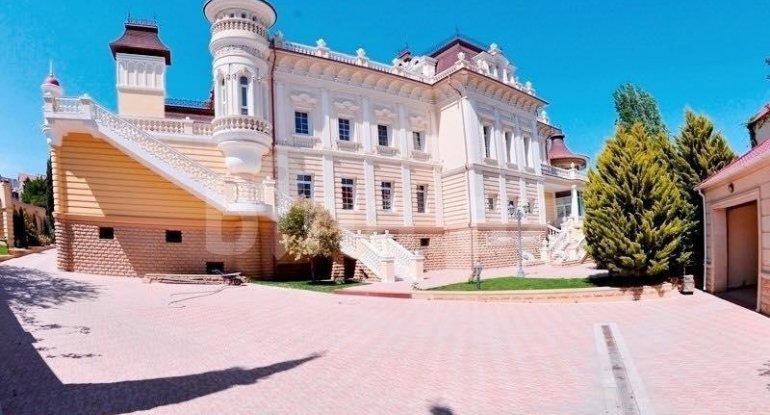 Bakıdakı bu villa kimindir?