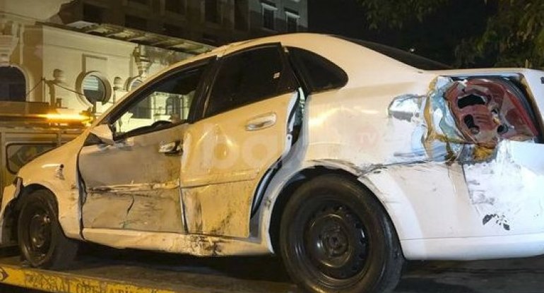 Bakıda ağır qəza: Avtomobillər sıradan çıxdı, sürücüləri polis apardı