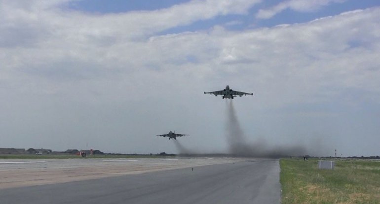 Azərbaycan Hərbi Hava Qüvvələri döyüş atışlı taktiki-uçuş təlimləri keçirib