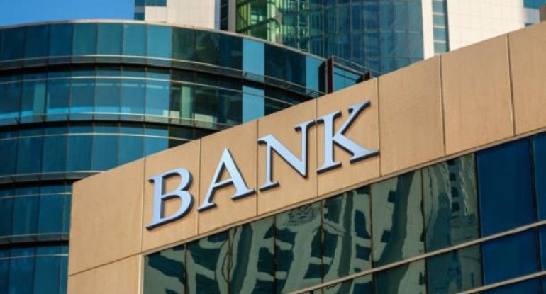 Azərbaycanda iki banka bir ay möhlət verildi