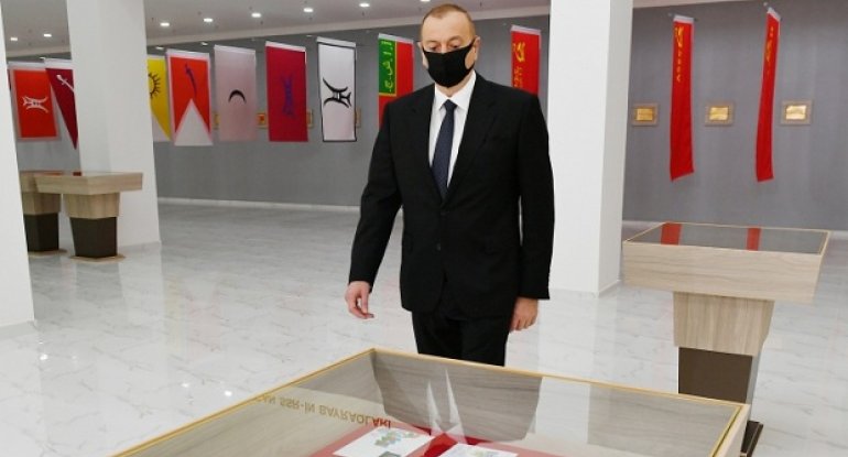 İlham Əliyev açılışa maska ilə qatıldı