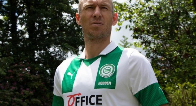 Aryen Robben futbola qayıtdı
