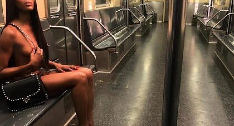 Məşhur supermodelin metroda