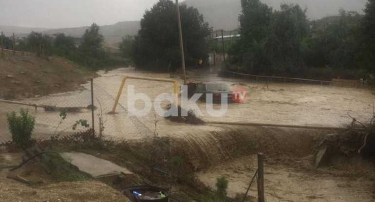 Qobustanda güclü yağış daşqınlara səbəb oldu