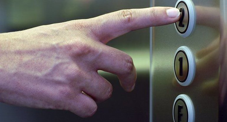 “Amrahbank”ın keçmiş sahibinin qaynının qatili müşahidə kameralarına düşüb – TƏFƏRRÜAT
