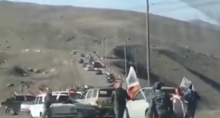 Ermənilər Ağdərədə ağ bayraq qaldırdılar - VİDEO