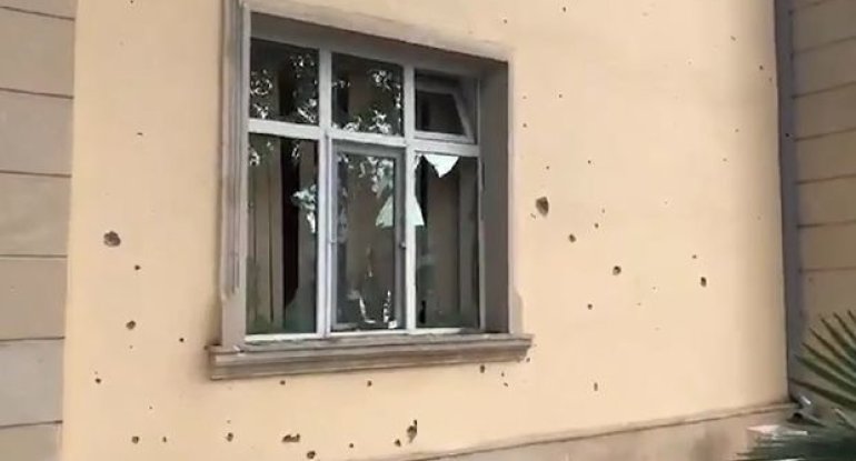 Düşmən dövlət qurumlarının binalarını atəşə tutdu: 7 yaralılar var - RƏSMİ