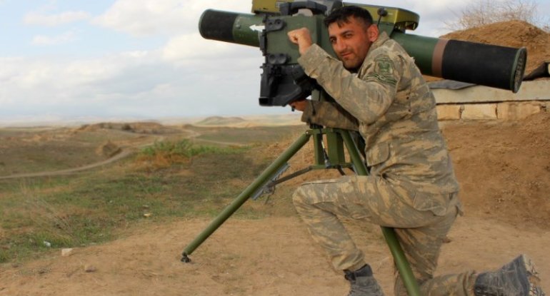 Aprel döyüşlərinin qəhrəmanı düşmən texnikasını məhv etməkdə davam edir - MN