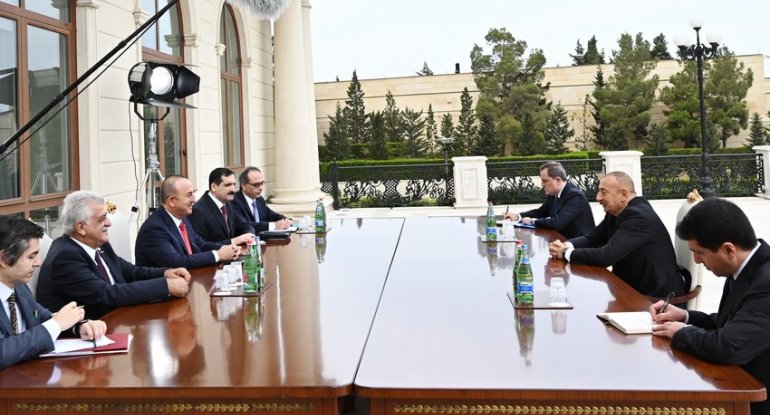 İlham Əliyev Mövlud Çavuşoğlu ilə danışıqlarda - YENİLƏNİB + FOTO