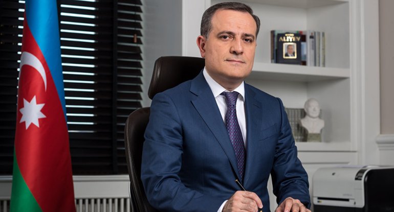 Ceyhun Bayramov almaniyalı həmkarı ilə telefonla danışdı