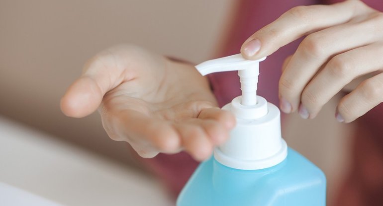 Koronavirus dəridə neçə saat qalır?