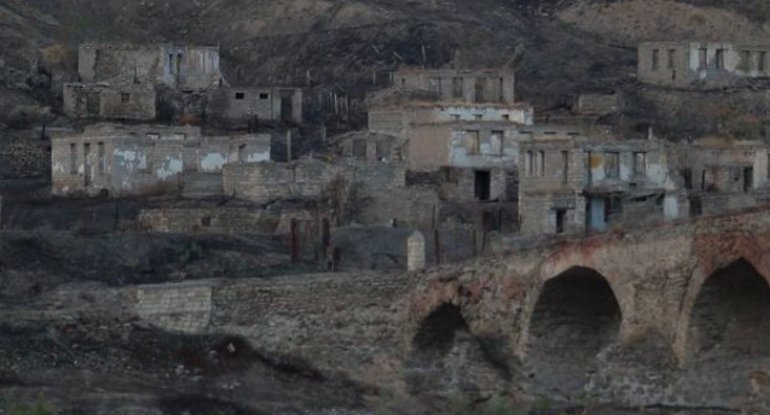 İranlı fotoqrafın gözü ilə ermənilərin xarabalığa çevirdikləri işğalda olan torpaqlarımız – FOTO