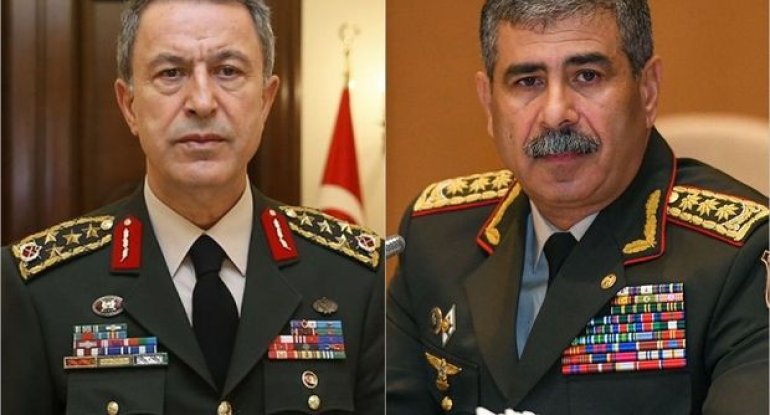 Zakir Həsənov və Hulusi Akar ermənilərin Gəncəyə xain hücumunu müzakirə etdi