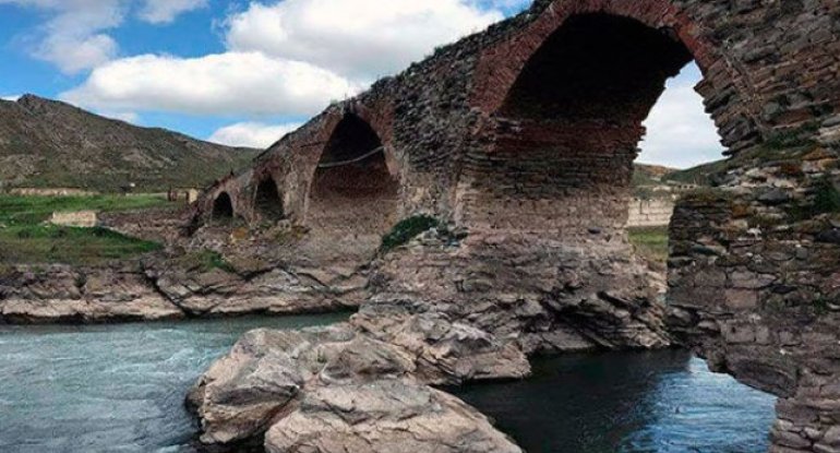Azərbaycanı birləşdirən 10 əsrlik abidə - FOTO