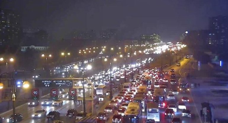 Dünən axşam avtobusların intervalındakı gecikmələrin səbəbləri açıqlandı