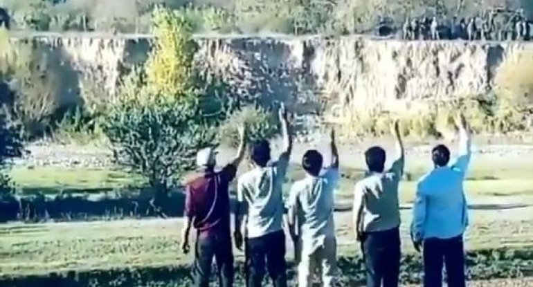 Ağbənddən yeni görüntülər: Azyaşlı soydaşlarımız hərbçilərimiz üçün şövqlə mahnı oxudular - VİDEO