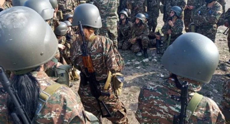 Ermənistanda kişi tapılmadı, döyüşə qadınlar gedir -xa0FOTOLAR
