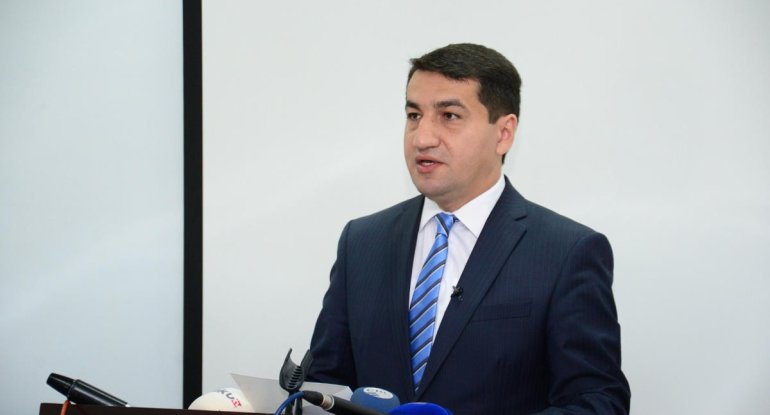 “Ermənistanın mülki vətəndaşlara qarşı müharibə cinayətləri dayanmır”- Hikmət Hacıyev