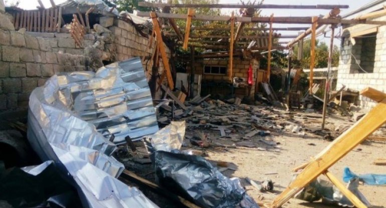 Düşmən Ağdamı atəşə tutub, evə və mağazaya ziyan dəyib