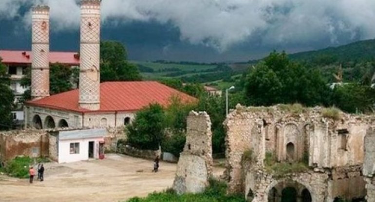 Hərbçimiz 28 il sonra Şuşadakı evinə yollandı: “Evin yiyəsi gəldi” - VİDEO