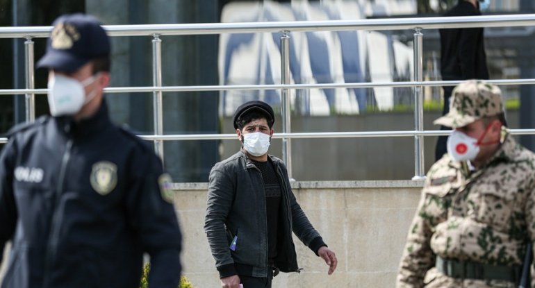 Azərbaycanda maskalardan istifadə ilə bağlı nəzarət gücləndirildi