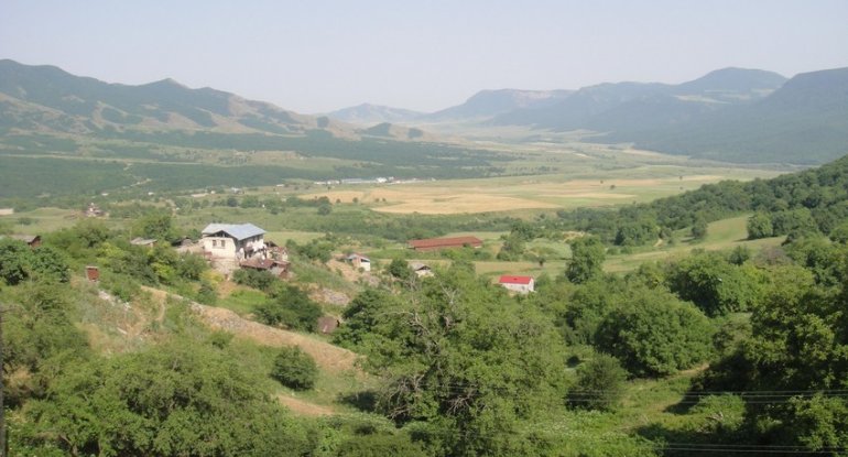 Xocavəndin Tsakuri kəndinin Hünərliyə dəyişdirilməsini təsdiqlədi