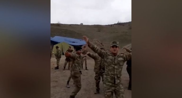 Qalib Azərbaycan əsgərlərinin rəqsi - VİDEO