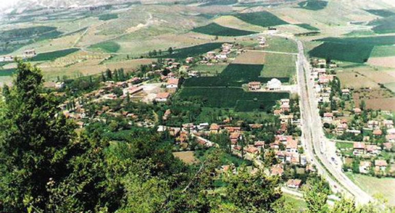 Ermənilər Laçında doqquzuncu əsrə aid abidəyə saxta “tarixi lövhələr” yerləşdirdilər