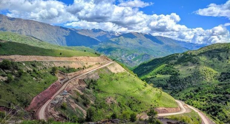 Dünya şöhrətli fotoqraf Kəlbəcərdə: “Xatirələr geri dönür” - FOTO