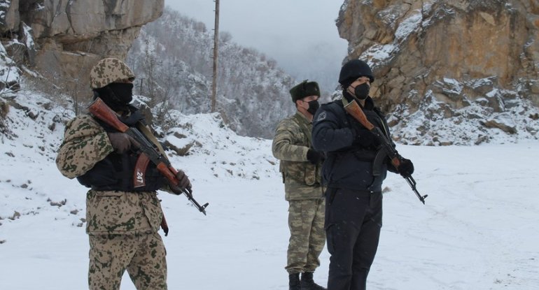 Azərbaycan polisi Kəlbəcərdə postlar qurub - FOTO