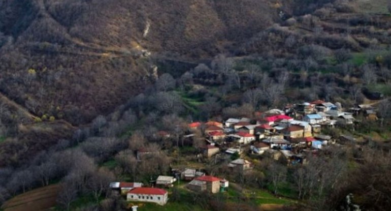 Ermənilər qorxudan evlərini yandırıb, Qafandan qaçır - FOTOFAKT