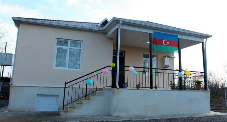 Daha 64 şəhid ailəsi və Qarabağ müharibəsi əlili evlə təmin olundu - FOTOLAR
