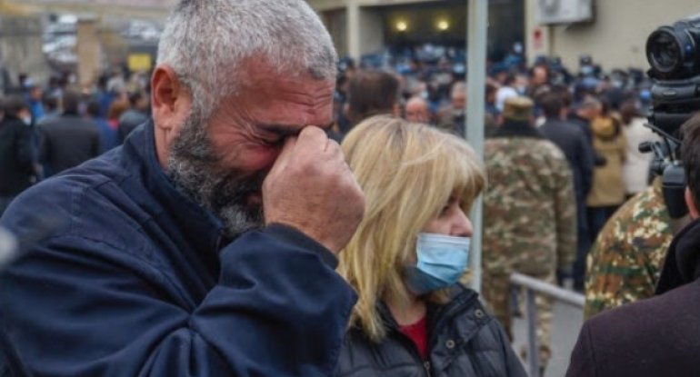 Ermənistan vətəndaşları itkin düşən daha 540 hərbçisini axtarır