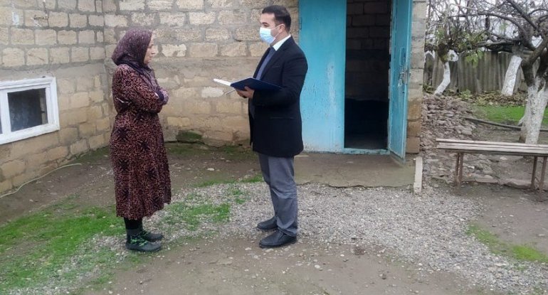Nazirlik əməkdaşları daha bir qazinin ailəsi ilə görüşdü - FOTO